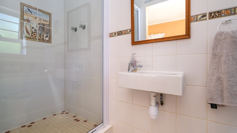 5 Bedroom Property for Sale in Cola Beach Western Cape